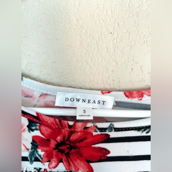 Downeast Brand/Size S/Floral Blouse - Picture 4 of 10